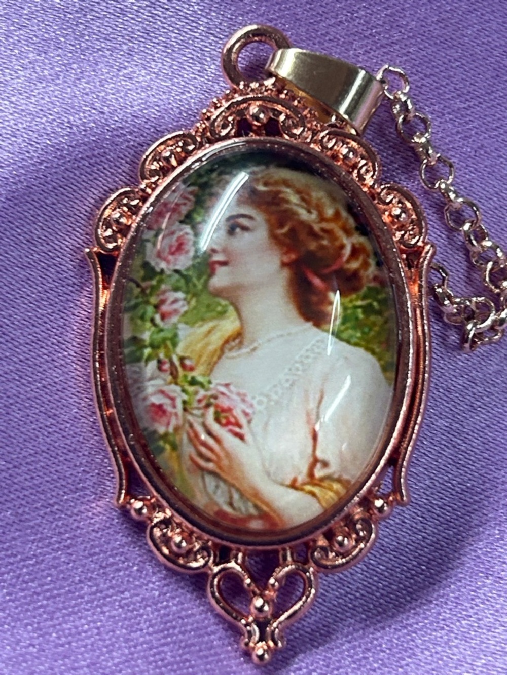 Vintage-Style Rose 1.5”x1”Portrait Pendant Necklace - Pink and Gold
